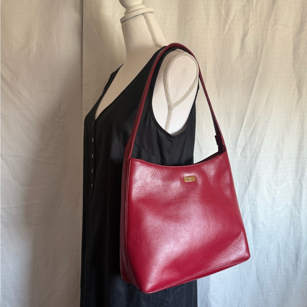 SOLD Elegant Red Leather Shoulder Bag Preston & York Vintage
